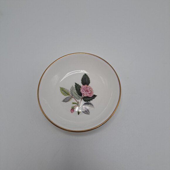 Wedgwood Tea Bag Dish Bone China Hathaway Rose - Picture 1 of 3